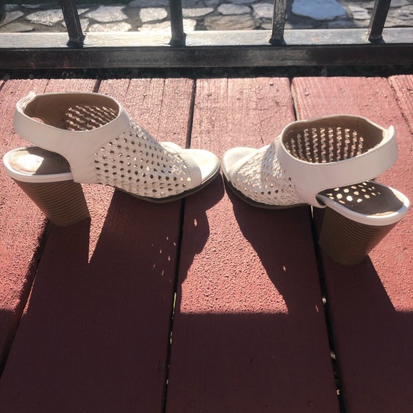 Heels - Picture 2 of 4